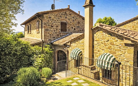 Il Cottage Roccaio: Casa, Villetta, Casa, Porta, Estate, Brick, Giardino, Muro ​​Di Pietra, Muratura, Agriturismo