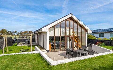 Talida - 500M from the Sea: Mobilia, Legna, Interior Design, Pavimentazione, Pavimento, Sedia, Camera, Soffitto, Soggiorno, Appartamento