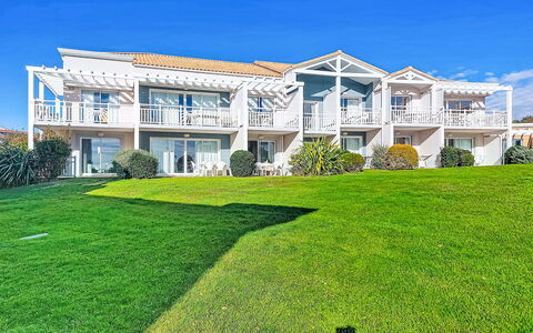 Garden and Sea- Appt T2 Moderne, Vue Mer: Zona Residenziale, Casa, Estate, Dimora, Prato, Giardino, Landscaping, Villa, Ricorrere, Shade