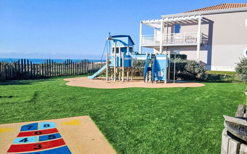 Garden and Sea- Appt T2 Moderne, Vue Mer: Casa, Lotto, Prato, Tempo Libero, Estate, Cortile, Shade, Giardino, Landscaping, Erba Sintetica