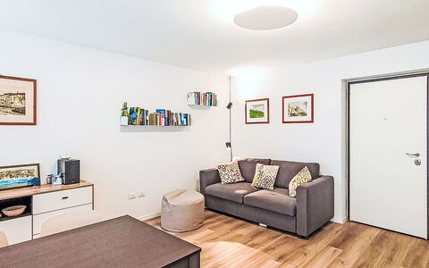 Tra Gli Ulivi: Mobilia, Interior Design, Pavimentazione, Parete, Pavimento, Camera, Divano, Soffitto, Legna, Soggiorno
