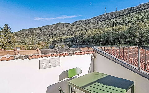 Tra Gli Ulivi: Geografia Montane, Montagna, Collina, Catena Montuosa, Hill Station, Soffitto, Cresta, Valle, Balcone, Sedia