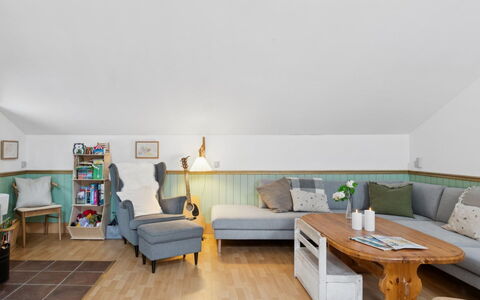 Holmfridur - 1.1Km from the Sea: Mobilia, Interior Design, Pavimentazione, Pavimento, Legna, Divano, Soffitto, Camera, Illuminazione, Soggiorno