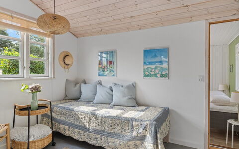 Lenya - 60M from the Sea: Mobilia, Interior Design, Pavimentazione, Pavimento, Parete, Legna, Letto, Camera Da Letto, Soffitto, Camera