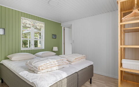 Lenya - 60M from the Sea: Camera Da Letto, Letto, Interior Design, Legna, Pavimento, Lenzuolo, Mobilia, Bedding, Pavimentazione, Soffitto