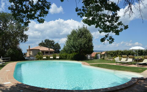 Agriturismo Bellavista, Private Pool, Val D'Orcia: Piscina, Mobili Da Esterno, Estate, Ricorrere, Hacienda, Eco Hotel, Giardino, Agriturismo, Shade, Villa