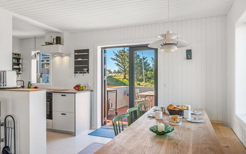 Sointu - 300M from the Sea: Mobilia, Pavimentazione, Interior Design, Legna, Cucina, Controsoffitto, Pavimento, Soffitto, Cucina & Sala Da Pranzo Tavolo, Sedia