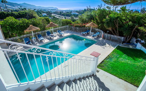 Monet: Blu, Piscina, Ricorrere, Tempo Libero, Mobili Da Esterno, Eco Hotel, Hotel, Estate, Villa