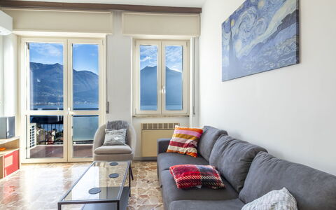 Lovere Balcony View: Interior Design, Pavimentazione, Mobilia, Divano, Camera, Pavimento, Soffitto, Soggiorno, Appartamento