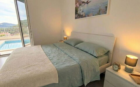 Posada 10: Mobilia, Camera Da Letto, Interior Design, Letto, Pavimento, Pavimentazione, Camera, Lenzuolo, Bedding, Illuminazione