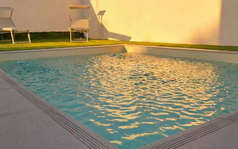 Posada 10: Piscina, Pavimento, Pavimentazione, Materiale Composito, Ricorrere, Shade, Giochi D'Acqua, Piastrella, Design, Backyard