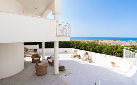 Il Respiro del Mare: Balcone, Mare, Appartamento, Shade, Oceano, Mobili Da Esterno, Villa, Ricorrere, Struttura Esterna, Spiaggia