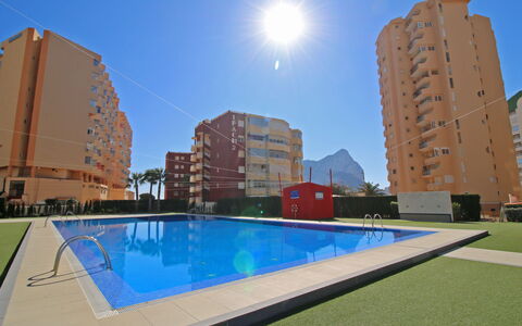 Calpe Calp 842: Acqua, Costruzione, Cielo, Giorno, Proprietà, Pianta, Luce, Piscina, Finestra, Urban Design