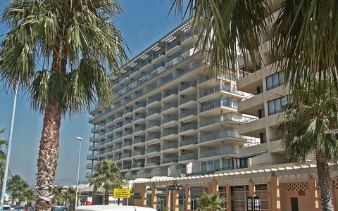Sotavento: Costruzione, Proprietà, Zona Residenziale, Appartamento, Condominio, Uso Misto, Quartiere, Area Metropolitana, Architettura, Albero
