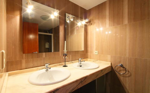 Sotavento: Bagno, Proprietà, Camera, Lavello, Lavandino Del Bagno, Rubinetto, Interior Design, Mobiletto Del Bagno, Piastrella, Idraulico Fixture