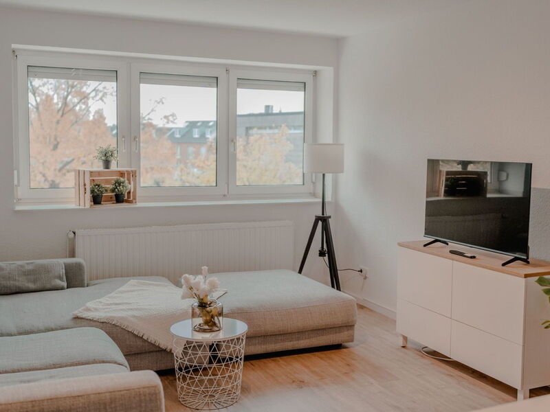 Apartment mit Küche, Arbeitsplatz und Xxl Sofa
