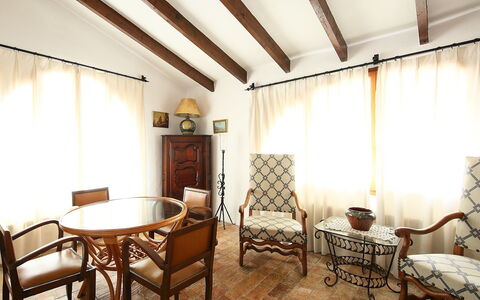 Baile del Sol: Camera, Proprietà, Interior Design, Costruzione, Mobilia, Soffitto, Casa, Tavolo, Immobiliare, Pavimento