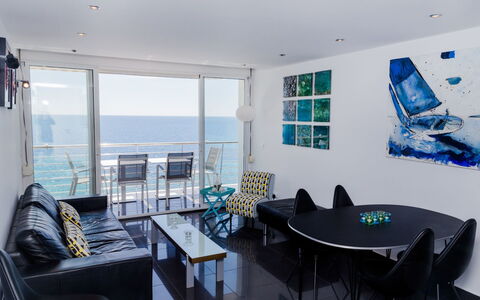 Brisa al Mar: Camera, Interior Design, Proprietà, Soggiorno, Costruzione, Blu, Mobilia, Immobiliare, Casa, Architettura