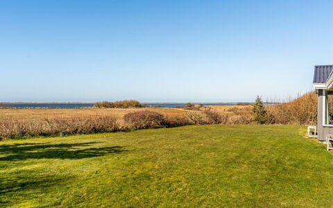 Galmand - 75M to the Fjord: Blu, Arbusto, Villetta, Groundcover, Giardino, Estate, Shade, Landscaping, Agriturismo, Eco Hotel