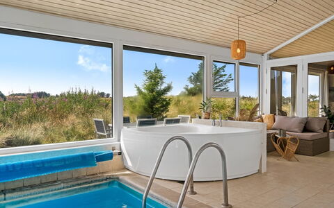 Virpi - 1.1Km from the Sea: Mobilia, Legna, Interior Design, Pavimentazione, Pavimento, Sedia, Camera, Soffitto, Soggiorno, Appartamento