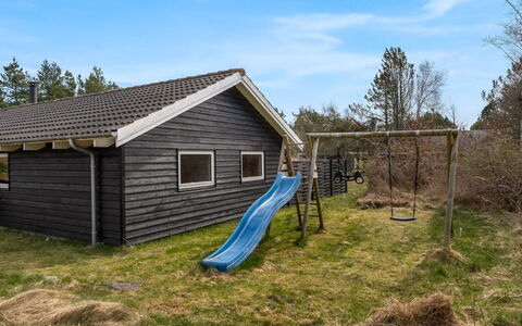 Botwith - 2.8Km from the Sea: Mobilia, Legna, Interior Design, Pavimentazione, Pavimento, Sedia, Camera, Soffitto, Soggiorno, Appartamento