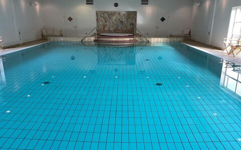 Annrike - 900M from the Sea: Mobilia, Legna, Interior Design, Pavimentazione, Pavimento, Sedia, Camera, Soffitto, Soggiorno, Appartamento