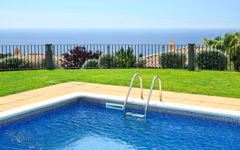 Tiana: Blu, Piscina, Ricorrere, Materiale Composito, Eco Hotel, Tempo Libero, Shade, Landscaping, Mobili Da Esterno, Recinzione
