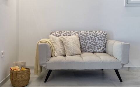 Valledoria 23: Mobilia, Interior Design, Divano, Soggiorno, Pavimentazione, Pavimento, Cuscino, Lancia Cuscino, Comfort
