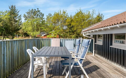 Josef - 1.2Km from the Sea: Legna, Mobili Da Esterno, Mobilia, Deck, Portico, Latifoglie, Plank, Materiale Composito, Shade, Pavimento In Legno