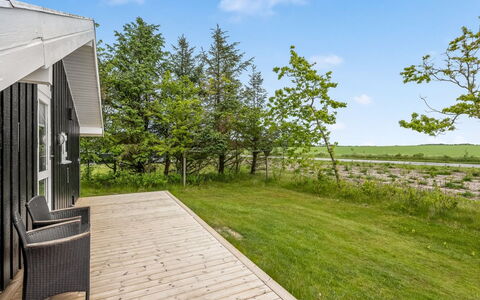 Josef - 1.2Km from the Sea: Mobilia, Legna, Interior Design, Pavimentazione, Pavimento, Sedia, Camera, Soffitto, Soggiorno, Appartamento