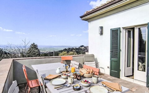 Il Palazzo: Mobilia, Sedia, Tavolo, Casa, Mobili Da Esterno, Cucina & Sala Da Pranzo Tavolo, Tavolo Esterno, Shade, Balcone, Pianta Della Casa