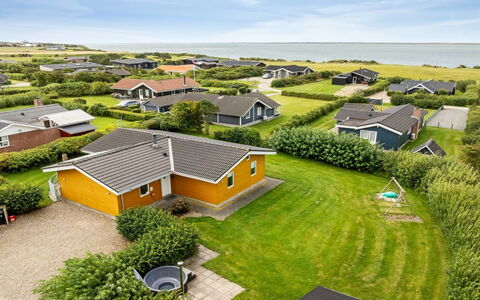 Elnur - 200M to the Fjord: Villetta, Backyard, Cortile, Edifici Giardino, Capannone, Raccordo, Mobili Da Esterno, Log Cabin, Struttura Esterna, Baracca