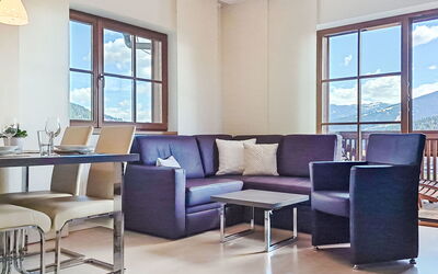 Reitdorf 800.1: Mobilia, Interior Design, Pavimentazione, Pavimento, Divano, Tavolo, Sedia, Appartamento, Soggiorno, Camera