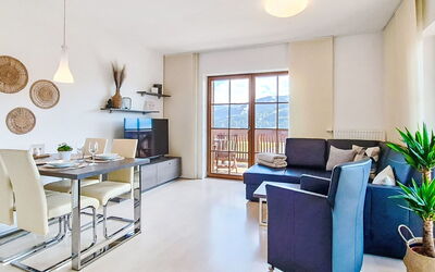 Reitdorf 800.2: Mobilia, Interior Design, Pavimentazione, Pavimento, Camera, Soffitto, Divano, Sedia, Appartamento, Soggiorno