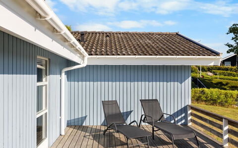Sybil - 350M from the Sea: Tetto, Casa, Porta, Villetta, Shade, Raccordo, Cortile, Estate, Backyard