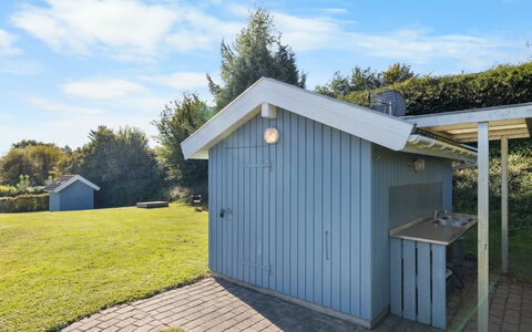 Sybil - 350M from the Sea: Tetto, Casa, Porta, Villetta, Shade, Raccordo, Cortile, Estate, Backyard