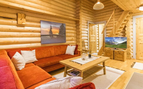 Salvostie 13, Hetta: Legna, Interior Design, Soffitto, Mobilia, Pavimentazione, Pavimento, Casa, Camera, Soggiorno, Color Legno