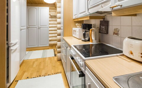 Salvostie 13, Hetta: Cucina, Legna, Elettrodomestico Da Cucina, Interior Design, Controsoffitto, Apparecchio Major, Pavimentazione, Cabinetry, Soffitto, Pavimento