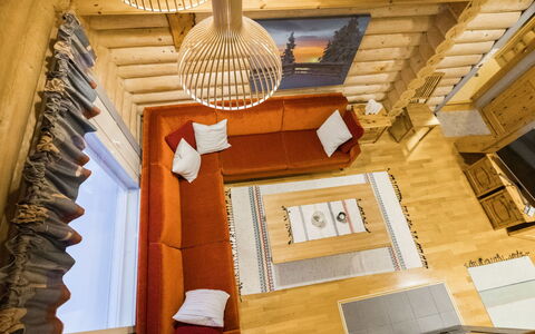 Salvostie 13, Hetta: Pavimentazione, Interior Design, Legna, Pavimento, Mobilia, Pavimento In Legno, Soffitto, Divano, Camera, Soggiorno