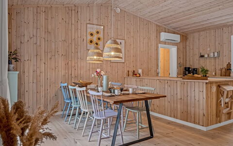 Felippa - from the Sea: Interior Design, Mobilia, Legna, Pavimentazione, Soffitto, Lampada, Pavimento, Sala Da Pranzo, Illuminazione, Tavolo