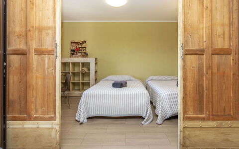 Mas Oliveres: Mobilia, Parete, Legna, Interior Design, Pavimentazione, Pavimento, Camera, Camera Da Letto, Letto, Porta