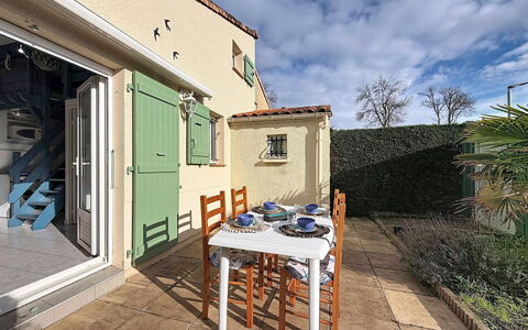 Les Mathes 642: Arbusto, Giardino, Villetta, Shade, Landscaping, Cortile, Backyard, Villa, Agriturismo, Pianta Della Casa