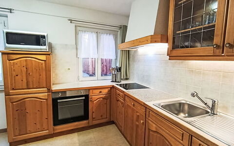 Cesa Cristina: Cucina, Cabinetry, Elettrodomestico Da Cucina, Controsoffitto, Apparecchio Major, Pavimentazione, Legna, Mobilia, Interior Design, Lavandino Della Cucina