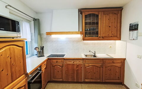 Cesa Cristina: Cabinetry, Controsoffitto, Cucina, Mobilia, Legna, Pavimentazione, Interior Design, Elettrodomestico Da Cucina, Apparecchio Major, Cassetto