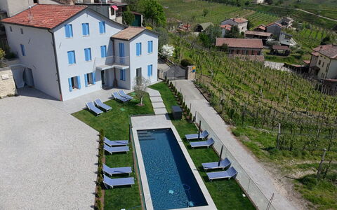 Villa Valdobbiadene Pool Spa: Piscina, Mobili Da Esterno, Lettino, Tempo Libero, Estate, Sedia, Villa, Hotel, Ombrello, Resort Citta '