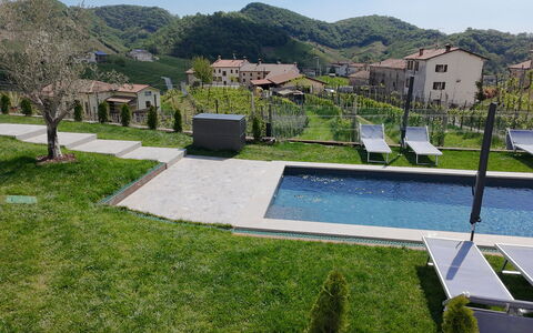 Villa Valdobbiadene Pool Spa: Piscina, Urban Design, Tempo Libero, Giardino, Mobili Da Esterno, Ricorrere, Landscaping, Backyard, Estate, Eco Hotel