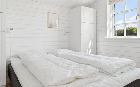 Aria - 310M from the Sea: Legna, Camera Da Letto, Plank, Latifoglie, Bedding, Letto, Telaio Del Letto, Biancheria, Pavimento In Legno, Lenzuolo