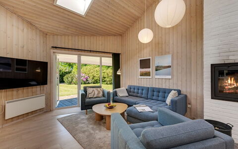 Yorick - 350M to the Fjord: Legna, Interior Design, Soffitto, Pavimentazione, Pavimento, Pavimento In Legno, Casa, Camera, Soggiorno, Latifoglie