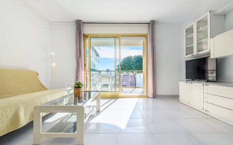 Cambrils Park C: Piscina, Ricorrere, Shade, Estate, Condominio, Hotel, Landscaping, Hacienda, Villa