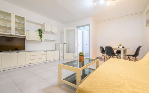 Cambrils Park C: Piscina, Ricorrere, Shade, Estate, Condominio, Hotel, Landscaping, Hacienda, Villa
